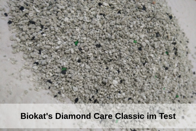 Das Biokat's Diamond Care Classic besteht aus grauem Bentonit, schwarzer Aktivkohle und grüner Aloe Vera